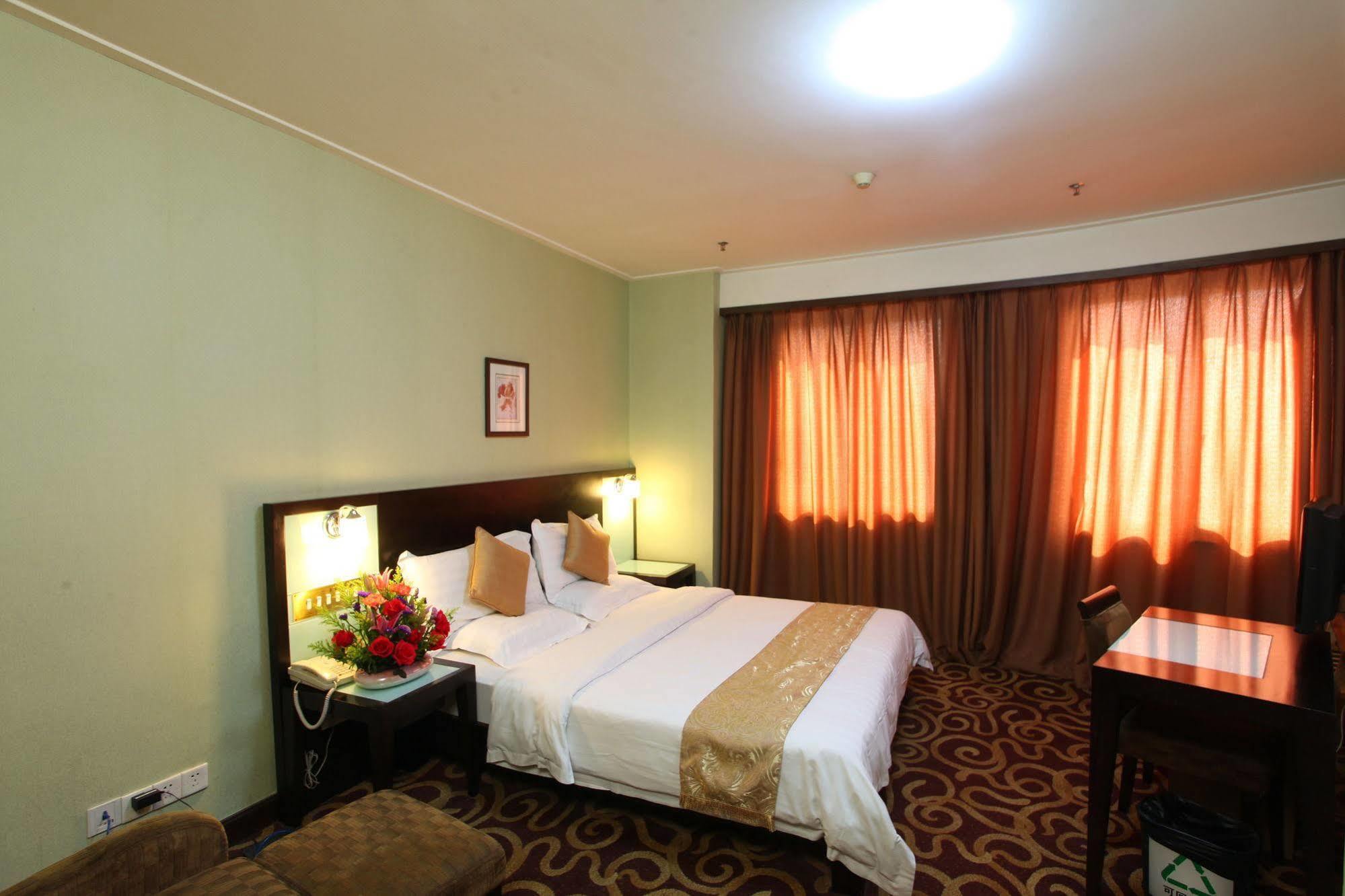 Xin Hua Hotel Guangzhou Exterior photo