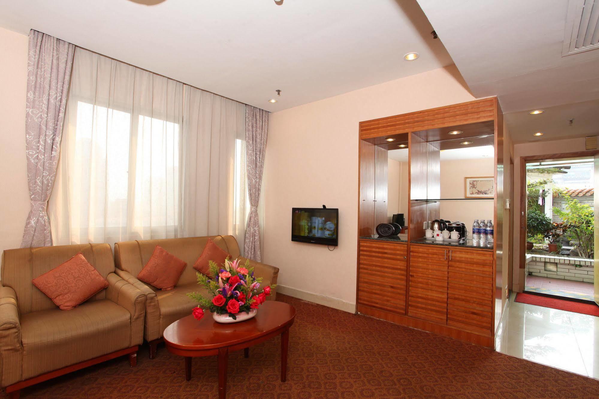 Xin Hua Hotel Guangzhou Exterior photo