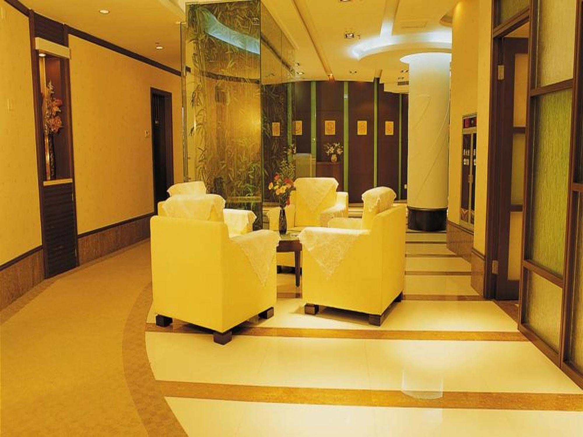 Xin Hua Hotel Guangzhou Exterior photo